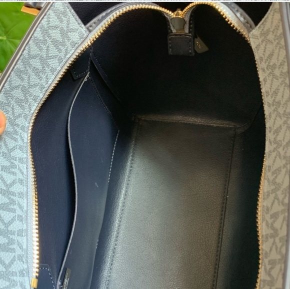 Michael Kors Tote - Picture 4 of 4